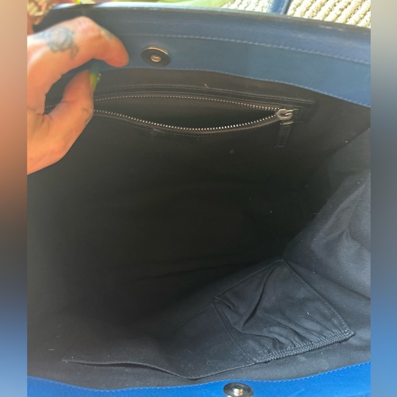 GORGEOUS blue Givenchy shoulder bag - Picture 11 of 15